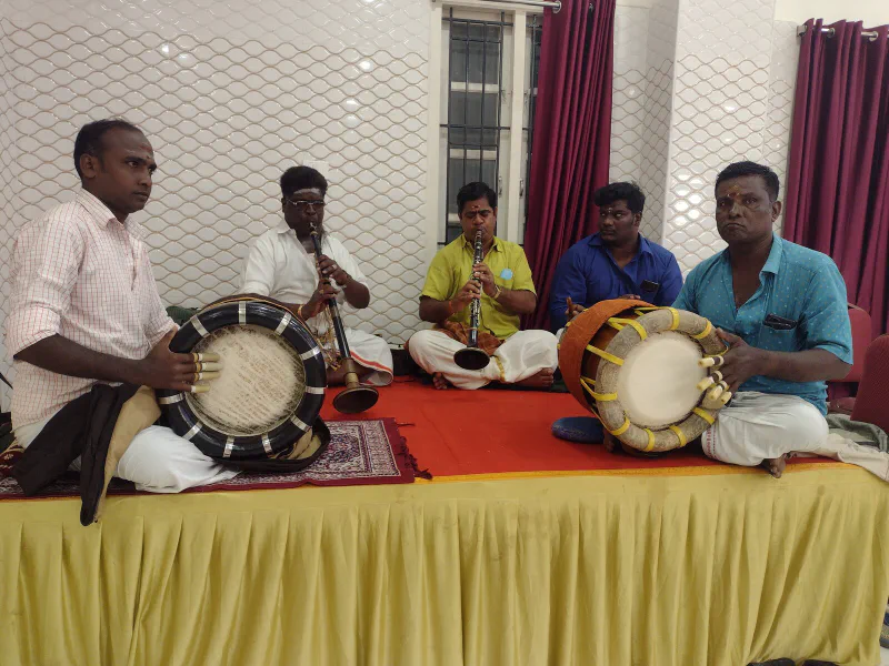 Around the mandapam, photo 9