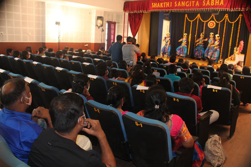 The auditorium, photo 5