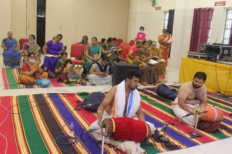 Around the mandapam, photo 14