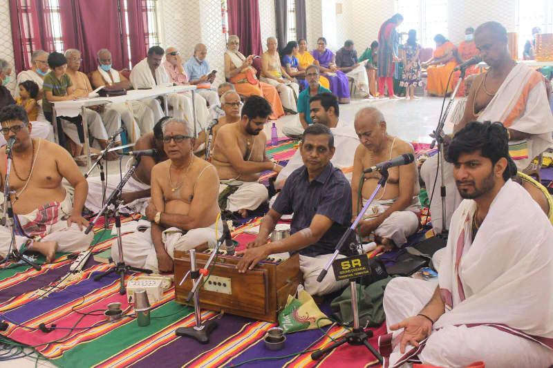 Around the mandapam, photo 13