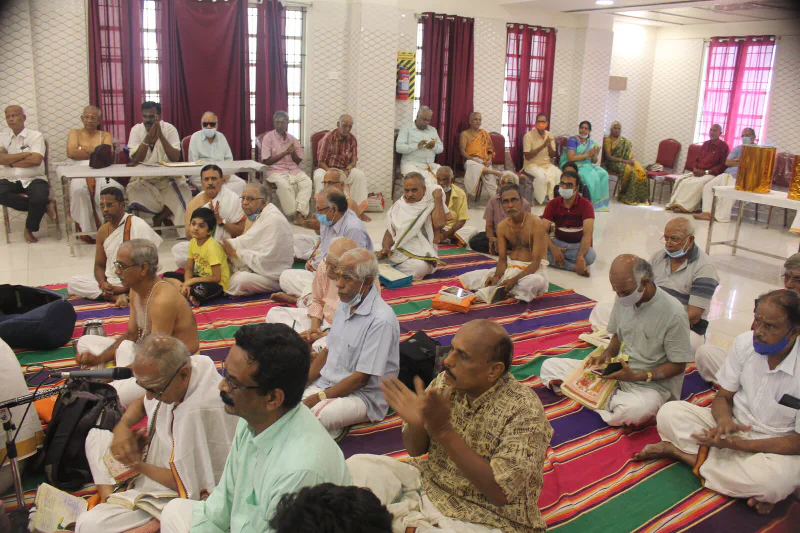 Around the mandapam, photo 10